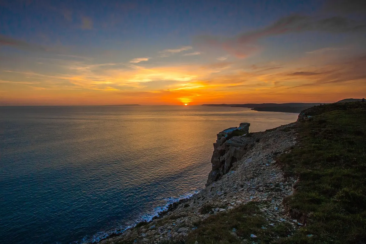 Jurassic Coast Rocks Explained: What to Look For from Lyme Regis to Old Harry